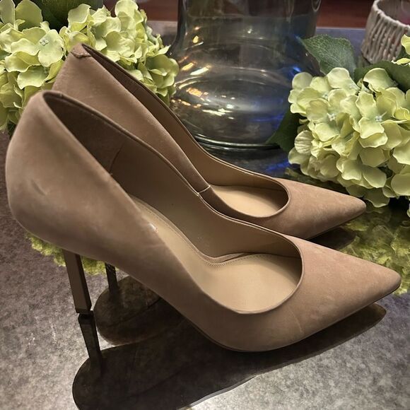 Steve Madden Classie Pointed Toe Pumps - Picture 2 of 6